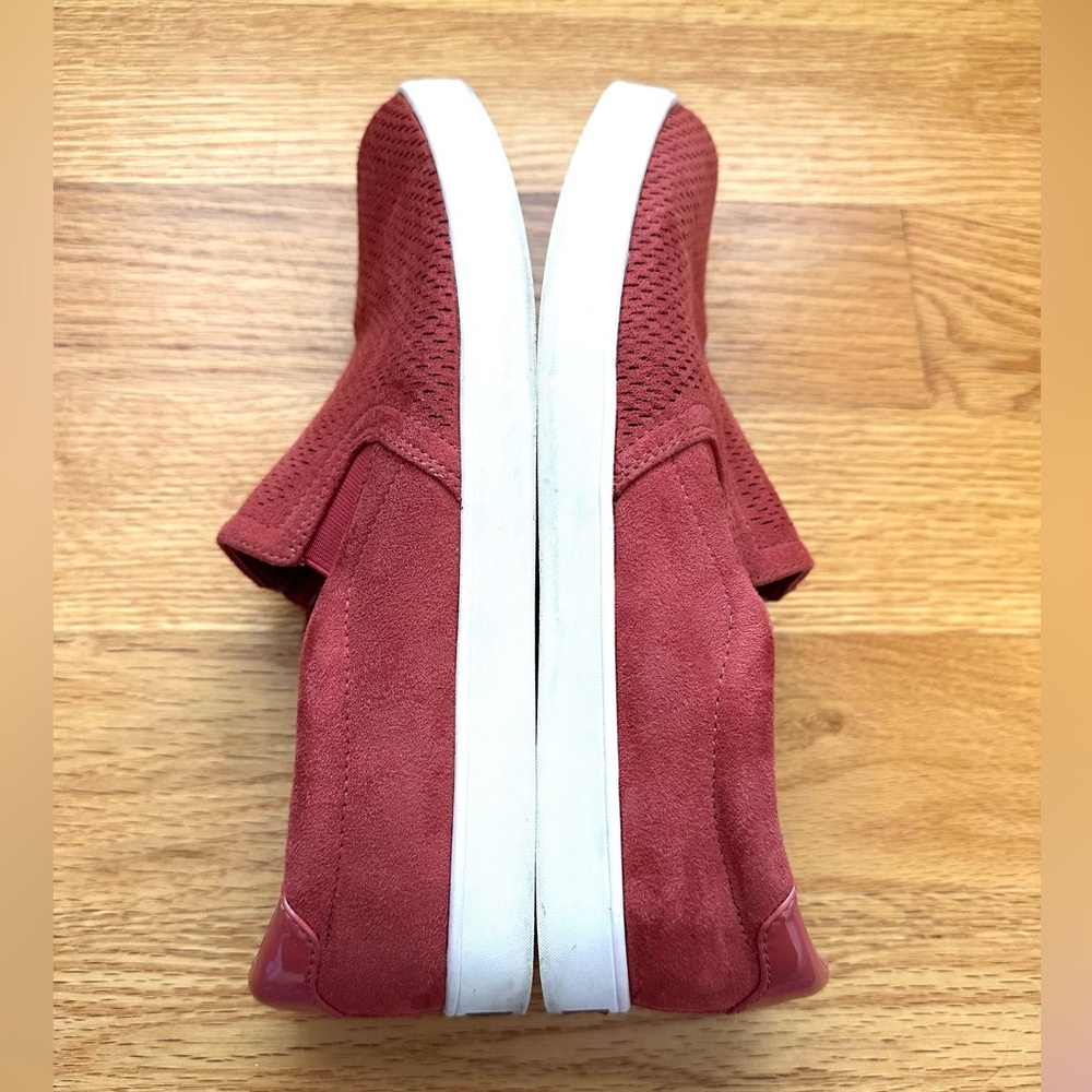 Dr. Scholl's Madison Sneaker, Size 9, Fuchsia Pink - Picture 3 of 5